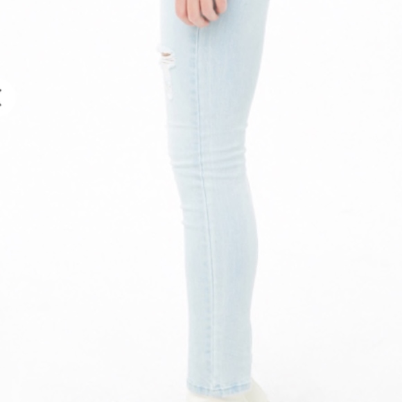 High-Rise Skinny Jeans Light Denim Wash 27 NWOT - Picture 3 of 5